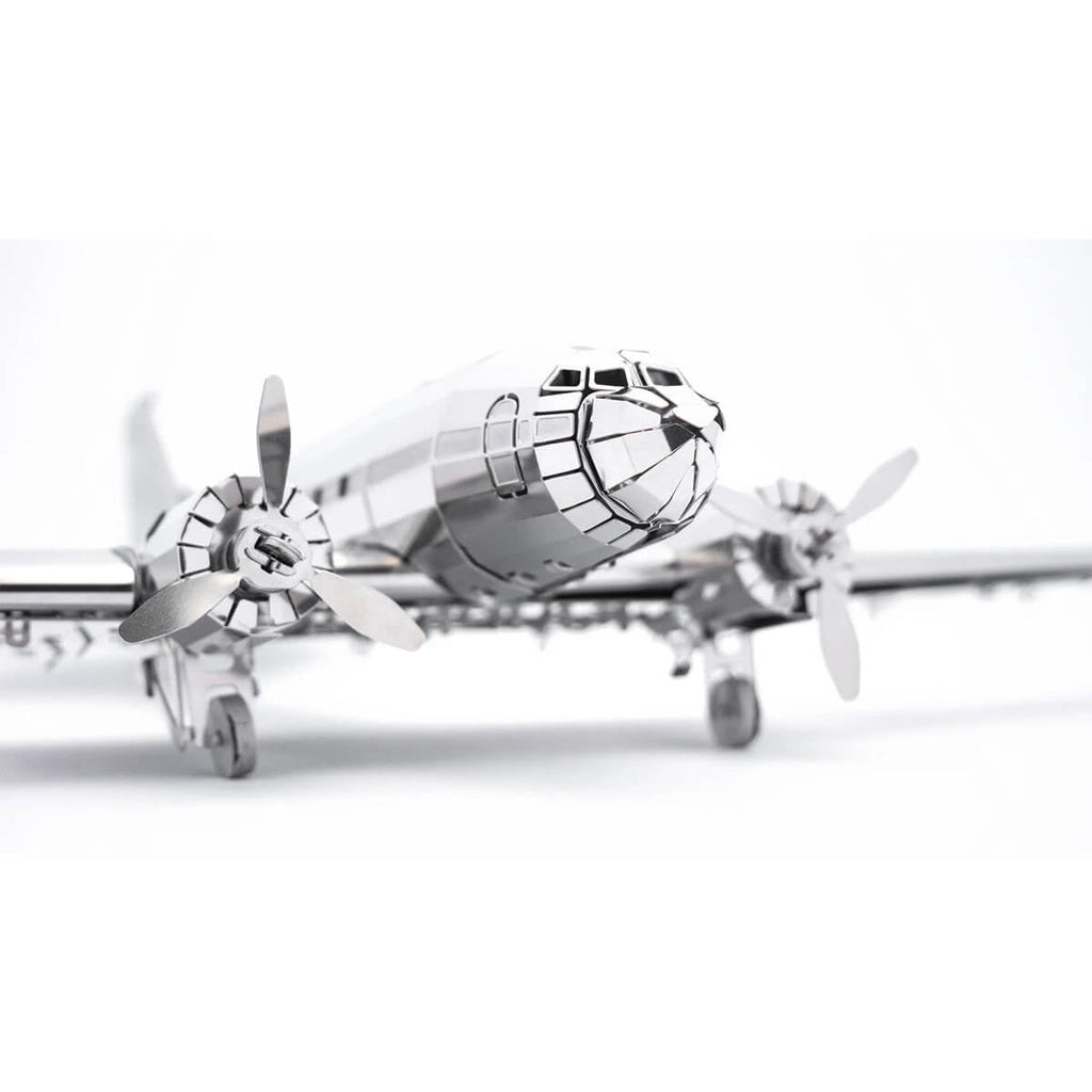 Minimalistinis metalinis „Douglas“ lėktuvo modelis