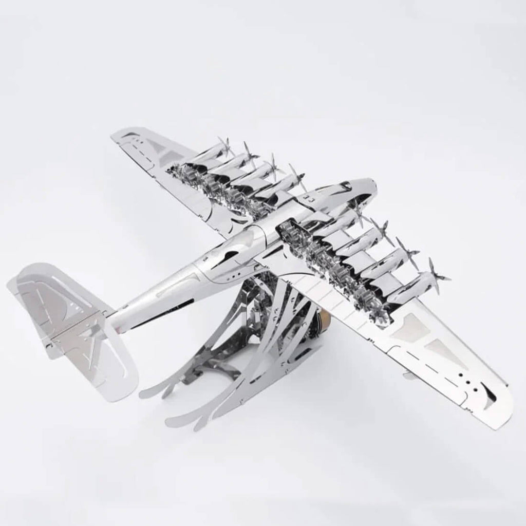 Metalinis „Titan Hughes H-4“ lėktuvo modelis