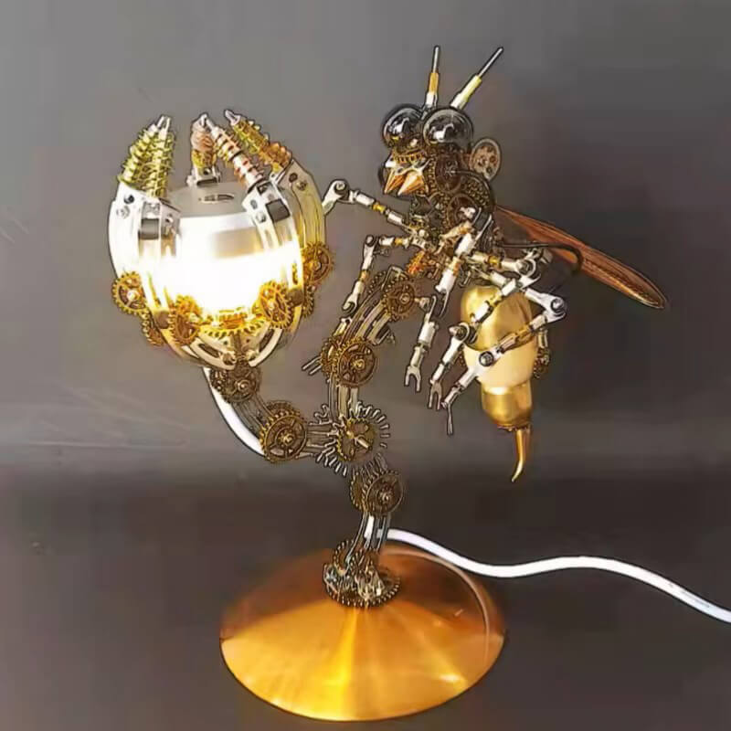 Vapsvos modelis - metalinė lempa